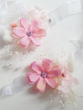 Load image into Gallery viewer, Boutonniere, Wedding Flower Pins in Pink & Cream