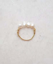 Load image into Gallery viewer, Wire-Wrapped Finger-Ring with Freshwater Pearls