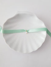 Load image into Gallery viewer, Mint Green Choker Pearl Necklace