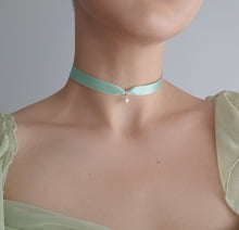 Load image into Gallery viewer, Mint Green Choker Pearl Necklace