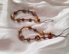 Load image into Gallery viewer, Mobile phone pearl-chain brown beads