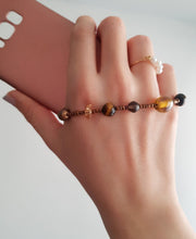 Load image into Gallery viewer, Mobile phone pearl-chain brown beads