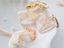 Load image into Gallery viewer, Pampas-Flower Pendant with golden Key-Chain