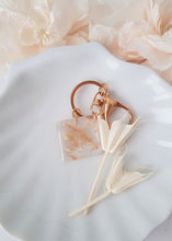 Load image into Gallery viewer, Pampas-Flower Pendant with golden Key-Chain