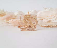 Load image into Gallery viewer, Pampas-Flower Pendant with golden Key-Chain