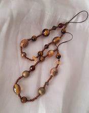 Load image into Gallery viewer, Mobile phone pearl-chain brown beads