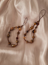 Load image into Gallery viewer, Mobile phone pearl-chain brown beads