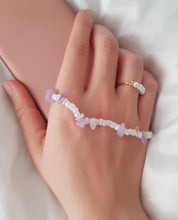 Load image into Gallery viewer, Phone pearl-chain in purple-white