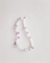 Load image into Gallery viewer, Phone pearl-chain in purple-white