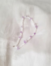 Load image into Gallery viewer, Phone pearl-chain in purple-white