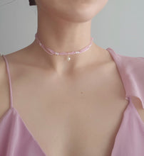 Load image into Gallery viewer, Rose Choker Pearl-Necklace