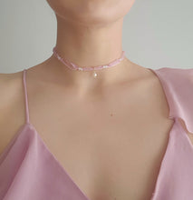 Load image into Gallery viewer, Rose Choker Pearl-Necklace