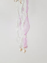 Load image into Gallery viewer, Rose Choker Pearl-Necklace