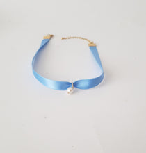 Load image into Gallery viewer, Blue Choker Pearl Necklace