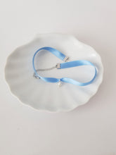 Load image into Gallery viewer, Blue Choker Pearl Necklace