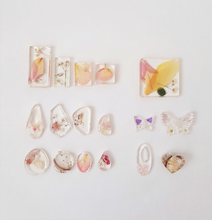 Load image into Gallery viewer, Custom Embedded Ashes Resin Necklace / Pendant