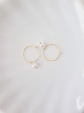 Load image into Gallery viewer, Classic - Golden Hoop Earrings with white Pearl