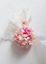 Load image into Gallery viewer, Boutonniere, Wedding Flower Pins in Pink &amp; Cream