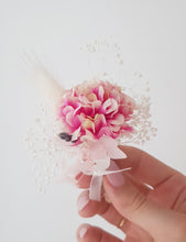 Load image into Gallery viewer, Boutonniere, Wedding Flower Pins in Pink &amp; Cream