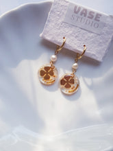 Load image into Gallery viewer, Shamrock Golden Resin Earrings