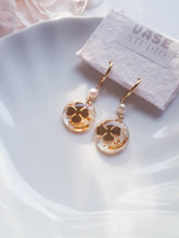 Load image into Gallery viewer, Shamrock Golden Resin Earrings