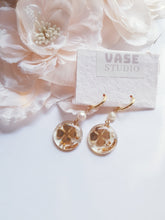 Load image into Gallery viewer, Shamrock Golden Resin Earrings