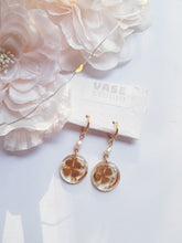 Load image into Gallery viewer, Shamrock Golden Resin Earrings