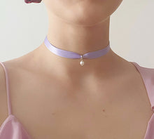 Load image into Gallery viewer, Lavender Choker Pearl Necklace