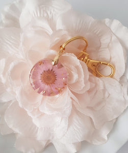 Real Daisy Flower-Pendant Pink