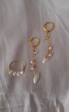 Load image into Gallery viewer, Golden Chain Earrings with Pearls and Moonstone