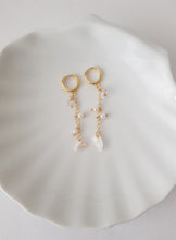 Load image into Gallery viewer, Golden Chain Earrings with Pearls and Moonstone