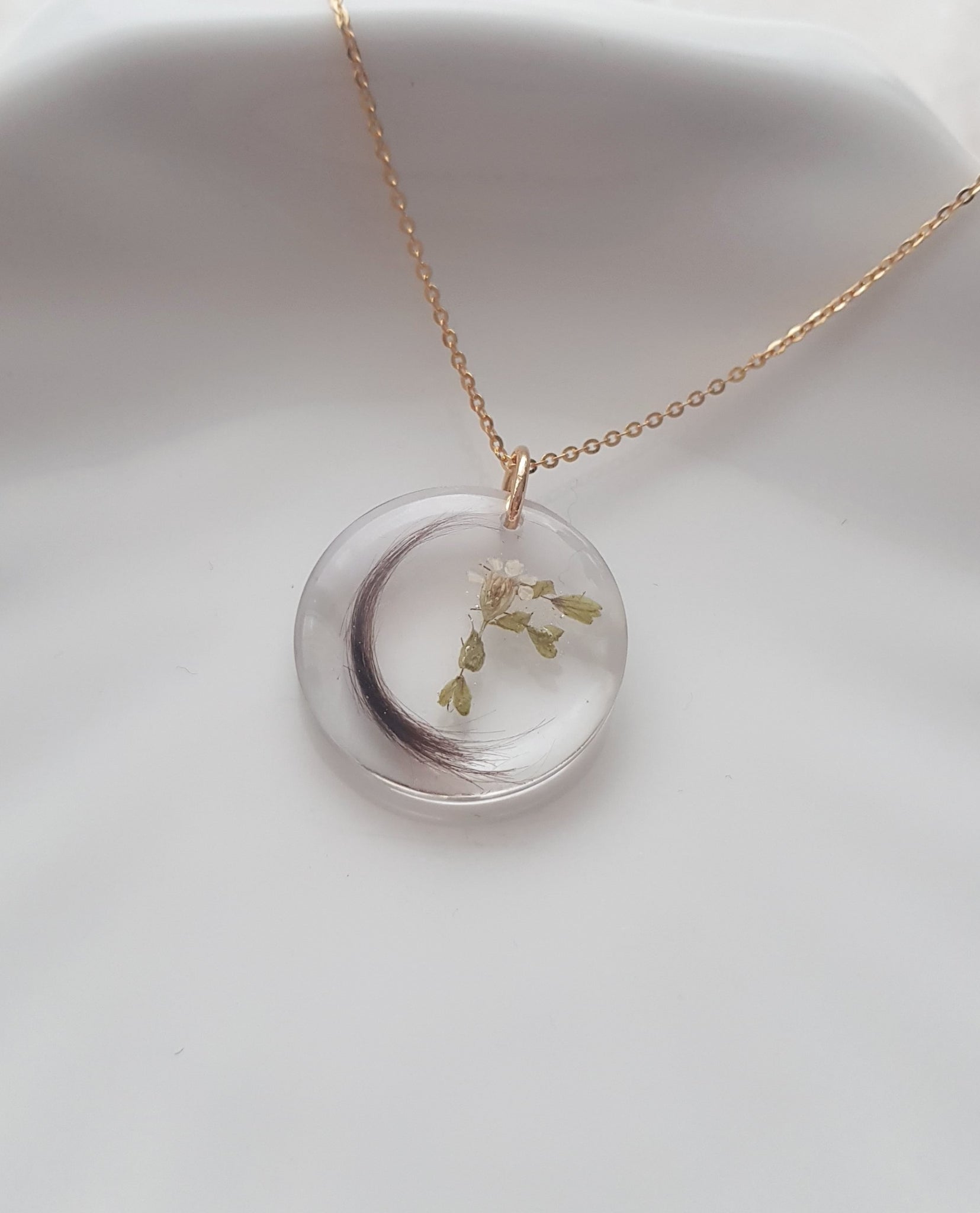 Hair and Flower Letter Resin-Necklace – Vase Studio