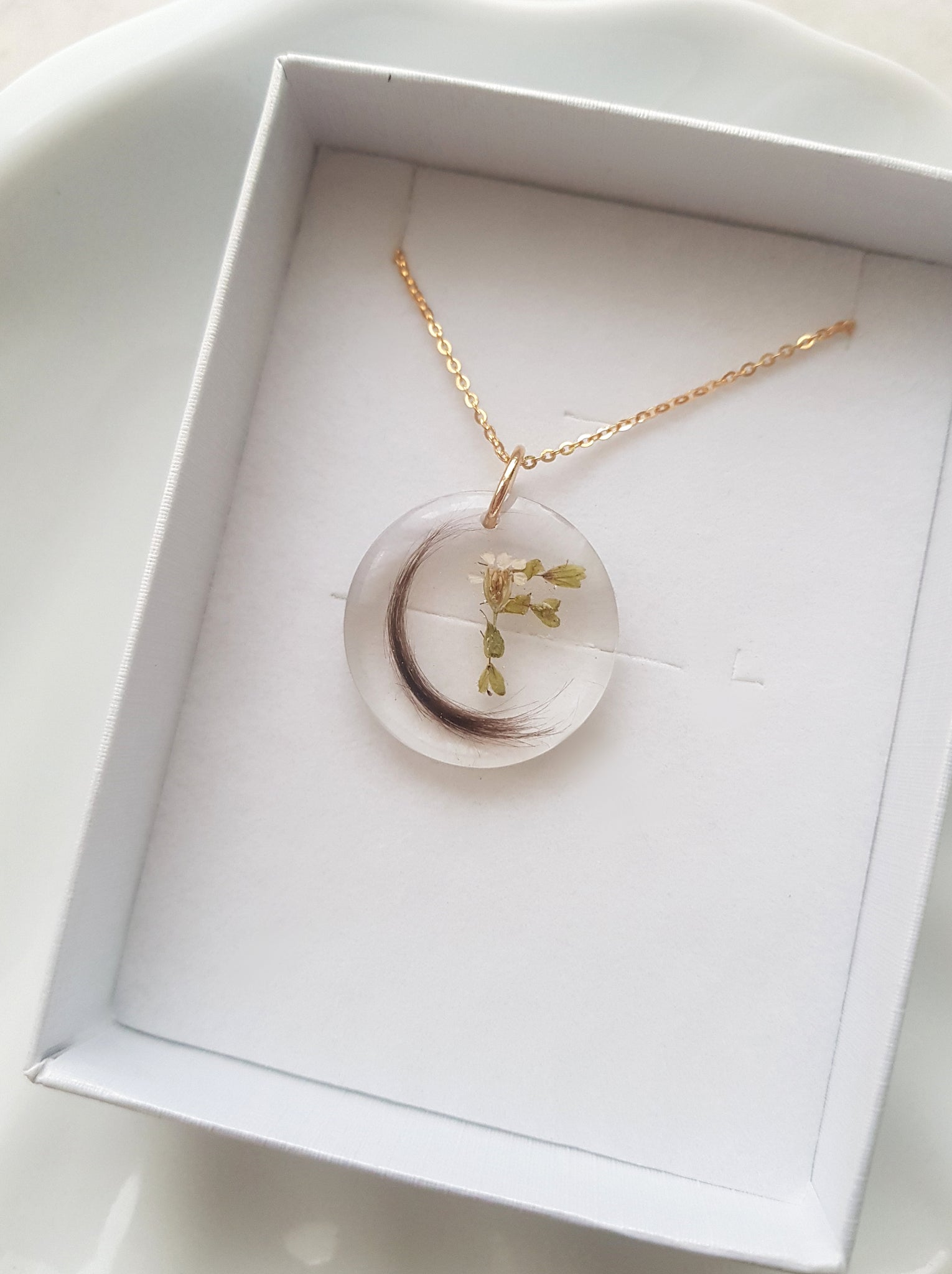 Hair and Flower Letter Resin-Necklace – Vase Studio