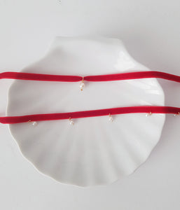 Multiple Pearl Velvet Choker in Dark-Red