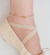 Load image into Gallery viewer, Dainty Gold-Plated Freshwater Pearl Anklet