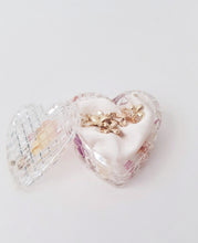 Load image into Gallery viewer, Jewelry Box - Heart Shape - Transparent with Flowers