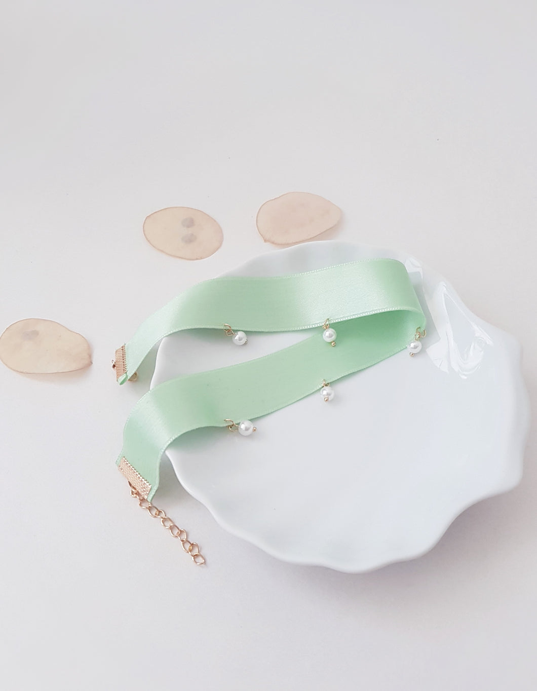 Silky Mint Green Pearl Choker Necklace