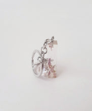 Load image into Gallery viewer, Dried Flowers Transparent Keychain Silver