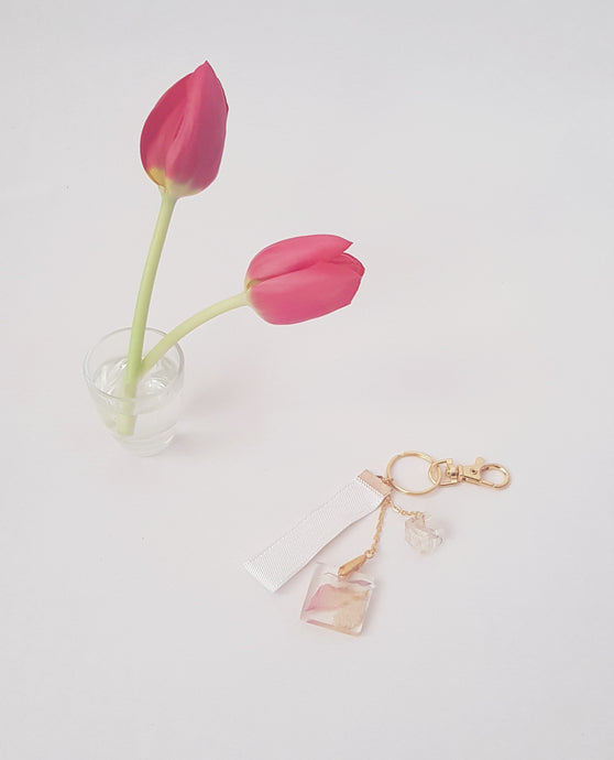 Transparent Golden Keychain - Flowers and White Ribbon