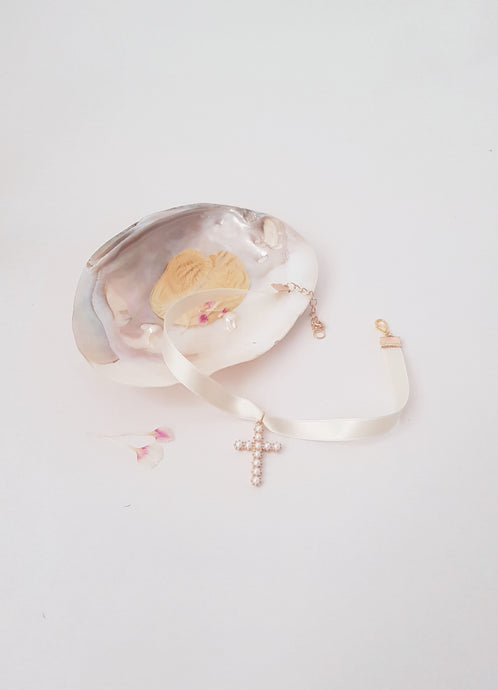 Gold-White Pearl Cross, Silky white Necklace Choker