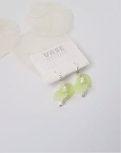 Pastell-Green Leaves Pearl Earrings