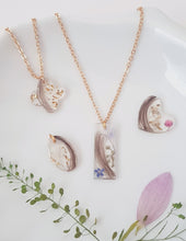 Load image into Gallery viewer, Small Hair Pendant Resin with Flowers, Personalized