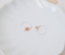 Load image into Gallery viewer, Dainty Silver Hoop Earrings with Peach Colored and White Pearls