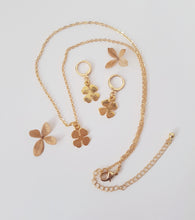 Load image into Gallery viewer, Shamrock 24K Gold-Plated Necklace, Lucky Charm